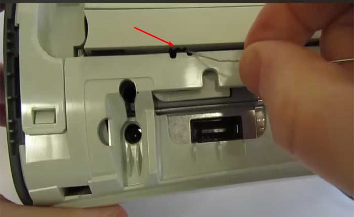 Xbox 360 ディスク トレイが開かない問題を修正する方法 