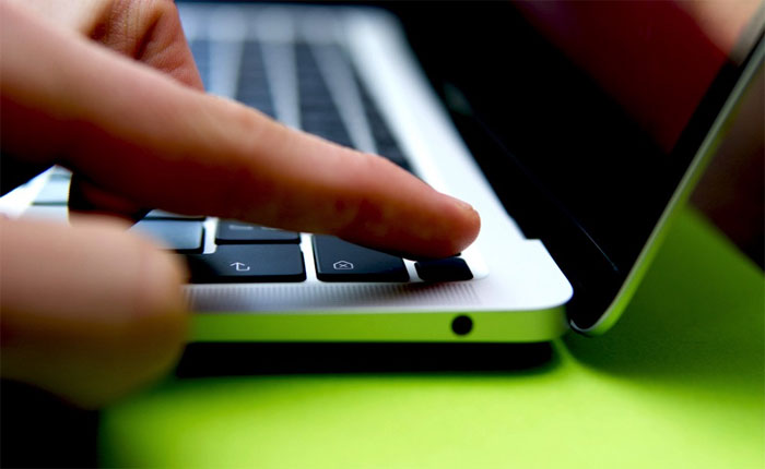 マックを再起動する